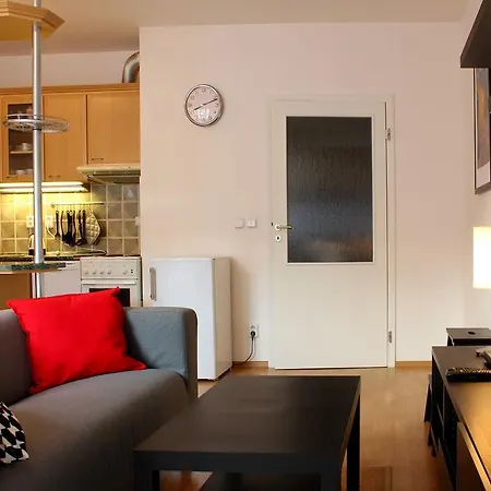 Tomkova I & Iii Apartment *